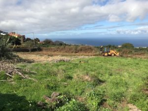 Permakultur Teneriffa - Maschineneinsatz für die Grundstruktur